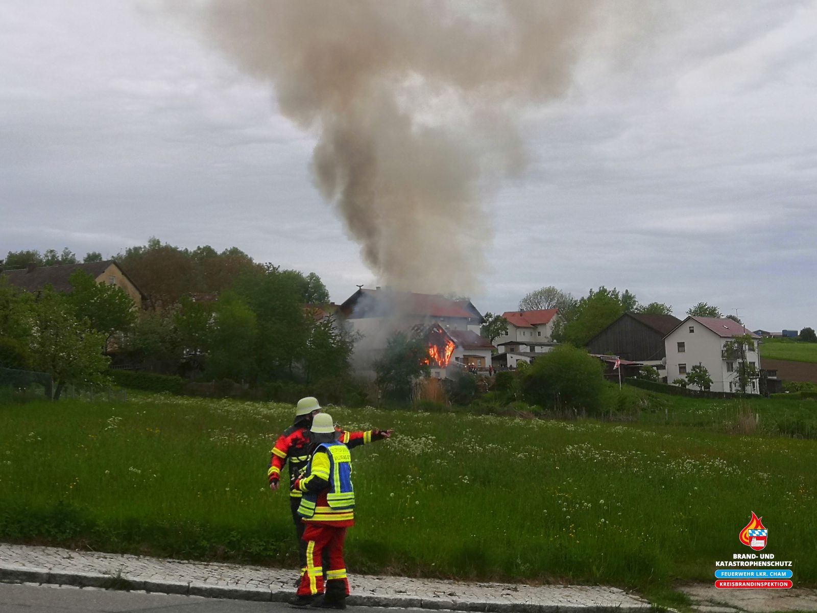 Scheunenbrand im Waffenbrunner Ortsteil Kolmberg Feuerwehr Landkreis Cham