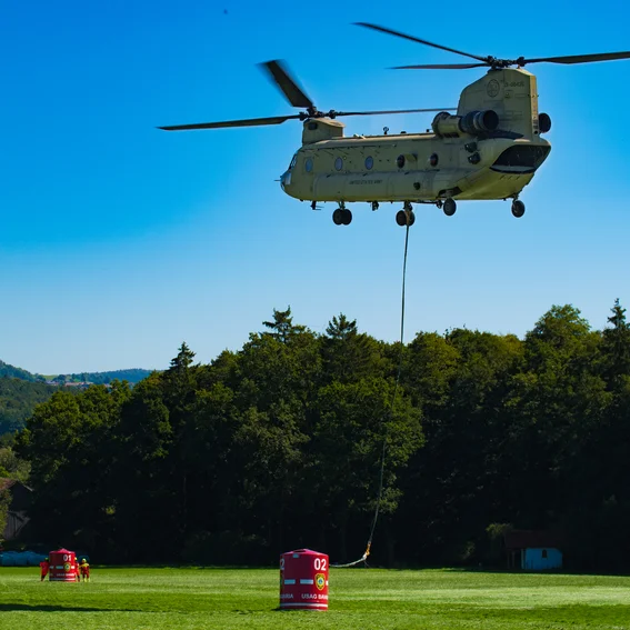 Chinook1.jpg