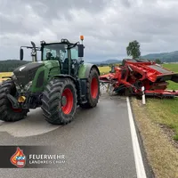 13-20230623-VU Traktor Momannsfelden.jpg